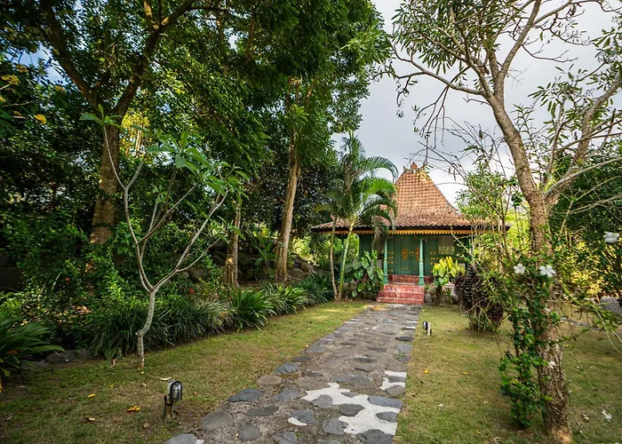 The River Island * Sidemen (Bali)