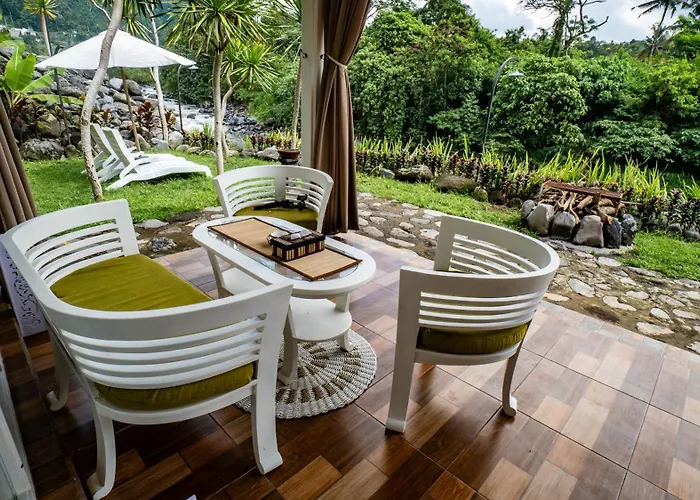 Hotel The River Island *